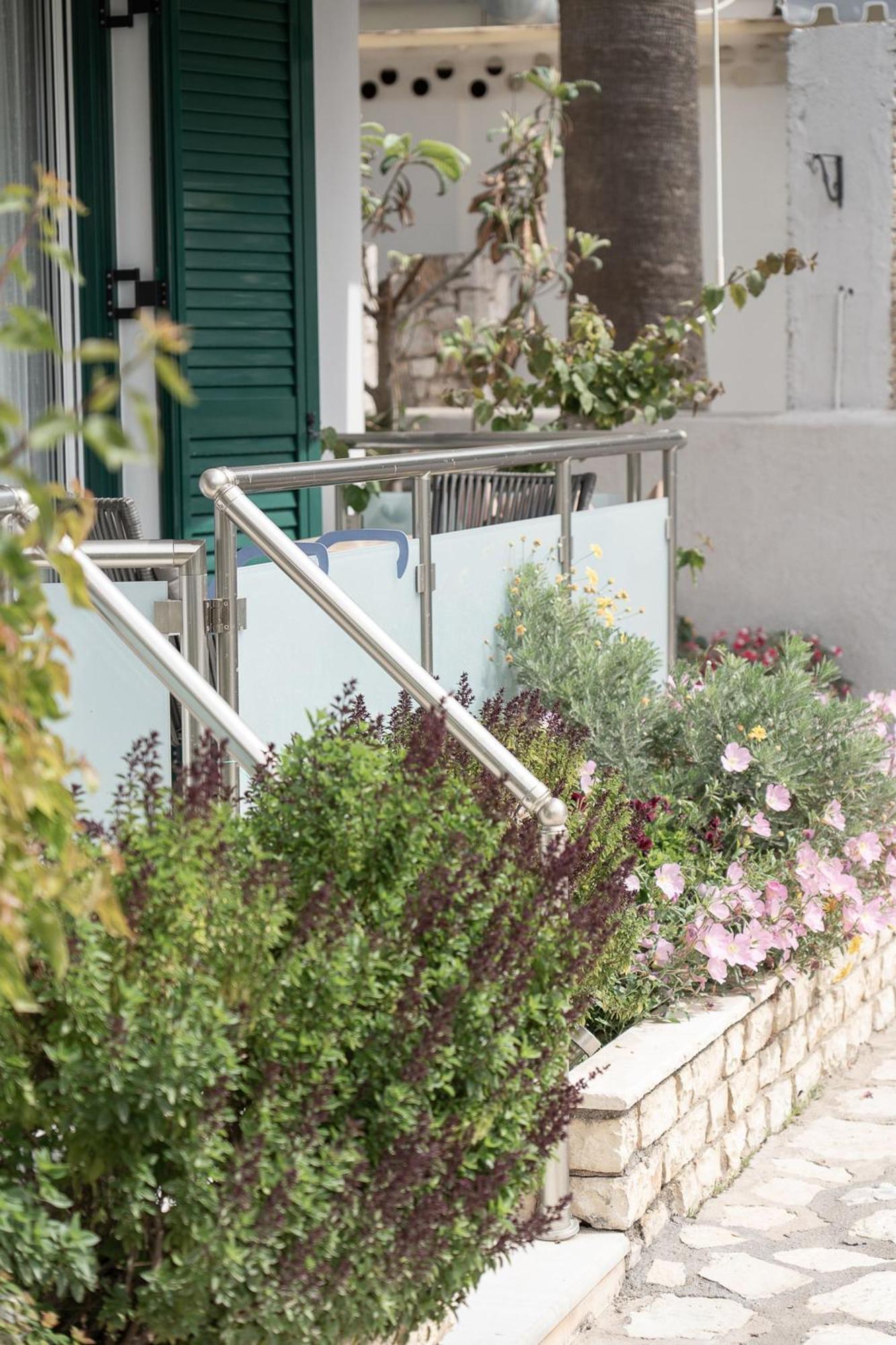 Captain'S Seafront Apartments Nydri  Exterior foto